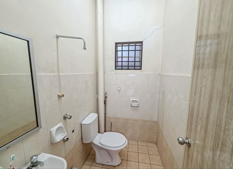 1-storey Terraced House for Sale in Bandar Bukit Raja (Klang) - Amirun Kinanah - Bathroom - PropertyGuru.com.my