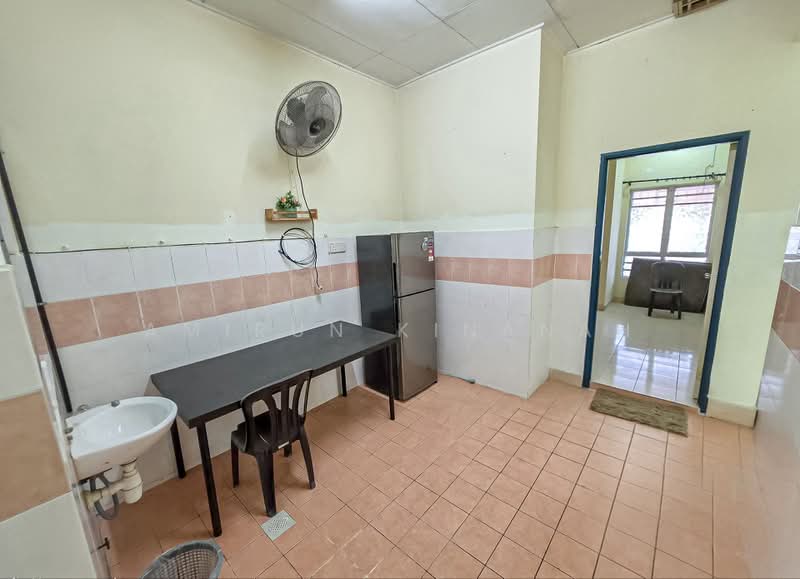 1-storey Terraced House for Sale in Bandar Bukit Raja (Klang) - Amirun Kinanah - Kitchen - PropertyGuru.com.my