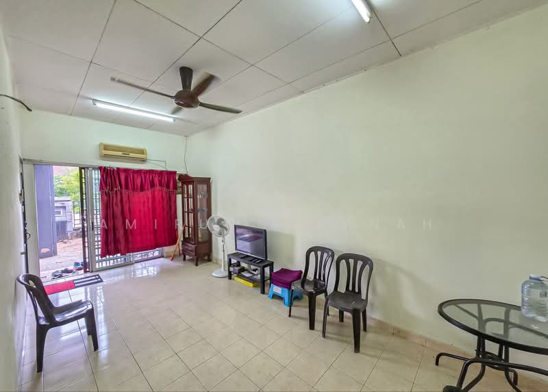 1-storey Terraced House for Sale in Bandar Bukit Raja (Klang) - Amirun Kinanah - Living Room - PropertyGuru.com.my