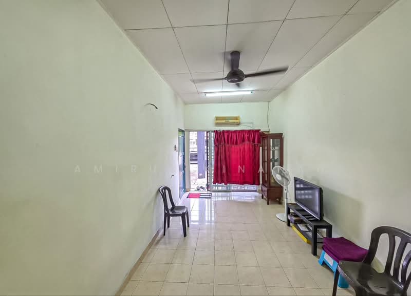 1-storey Terraced House for Sale in Bandar Bukit Raja (Klang) - Amirun Kinanah - Living Room - PropertyGuru.com.my