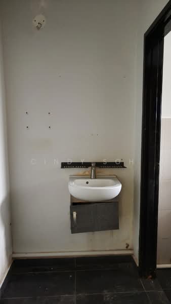 Shop / Office for Rent in Taman Mount Austin (Tebrau) - Cindy Soh - Bathroom - PropertyGuru.com.my