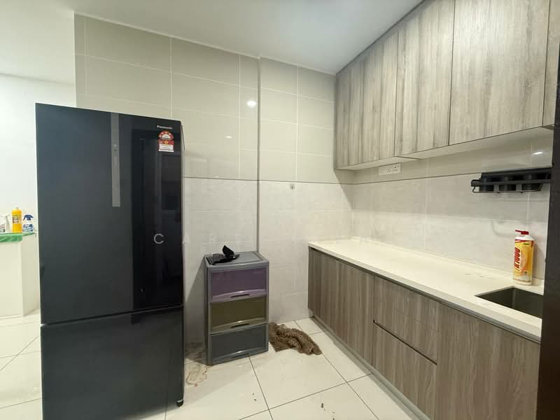 Condominium for Rent at Paraiso Residence @ The Earth - Carson Lai - Kitchen - PropertyGuru.com.my