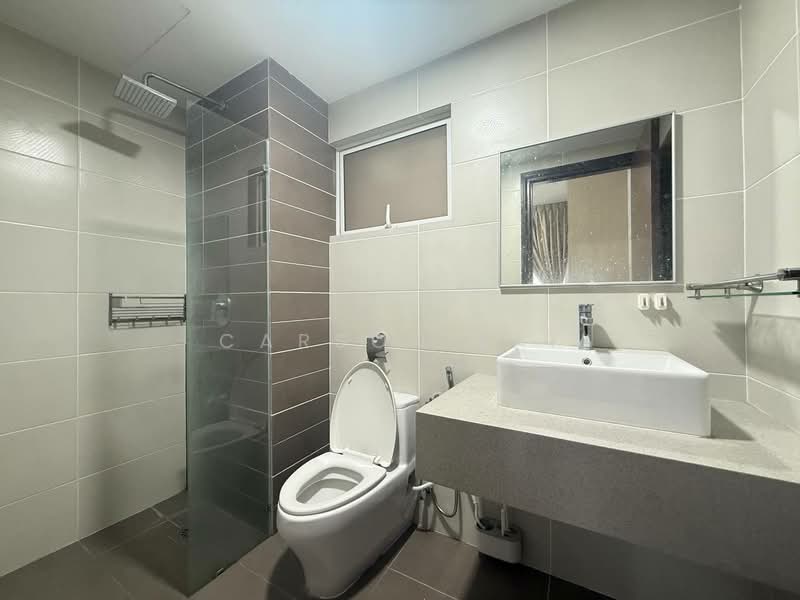 Condominium for Rent at Paraiso Residence @ The Earth - Carson Lai - Bathroom - PropertyGuru.com.my