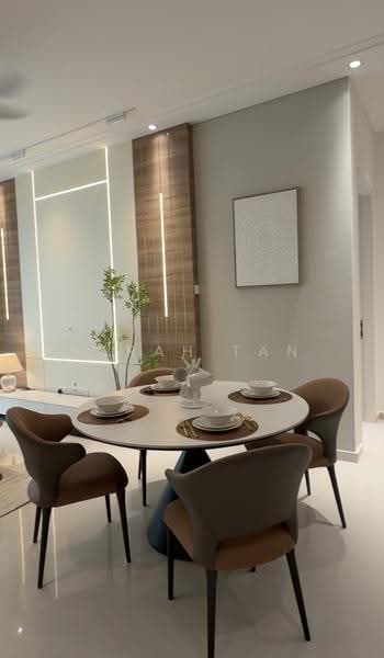 Service Residence for Rent at Pavilion Damansara Heights, Windsor Suites - Sarah Tan - Dining Room - PropertyGuru.com.my