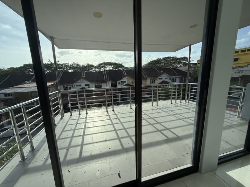 Rumah Teres 3 Tingkat untuk Dijual di Langkawi (Kuah) - Penny Yong - Balcony - PropertyGuru.com.my