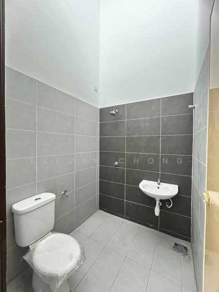 1-storey Terraced House for Sale in Menglembu (Perak) - Kelvin Chong - Bathroom - PropertyGuru.com.my