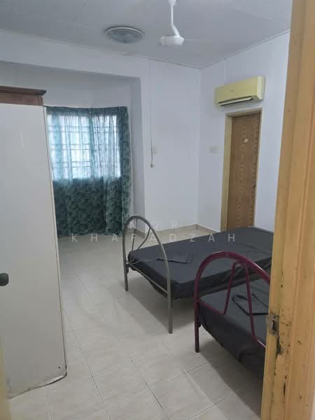 Rumah Teres 2 Tingkat untuk Disewa di Seksyen 7 (Shah Alam) - Nor Khafadzah - Bedroom - PropertyGuru.com.my