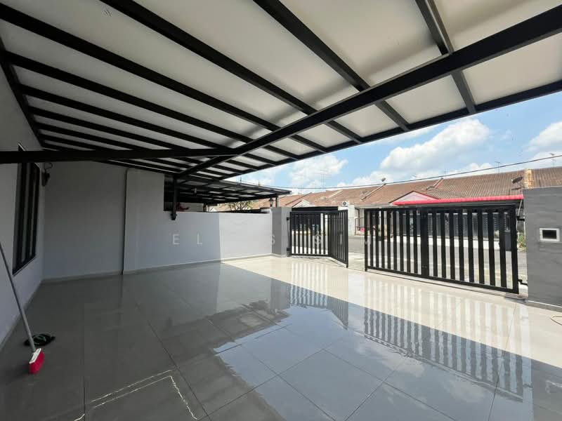 1-storey Terraced House for Sale in Taman Putri Kulai (Kulai) - Elvis Sim - PropertyGuru.com.my