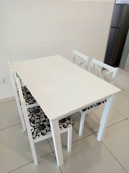 Kondominium untuk Disewa di Zeta Deskye (Alam Saujana) - Yu Kelwis - Dining Room - PropertyGuru.com.my