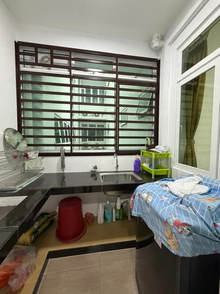 Servis Apartment untuk Dijual di Parkland Residence - Shawn Teh - Kitchen - PropertyGuru.com.my