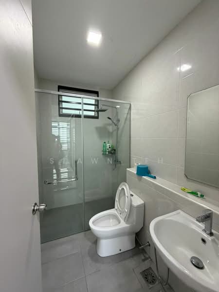 Servis Apartment untuk Dijual di Parkland Residence - Shawn Teh - Bathroom - PropertyGuru.com.my