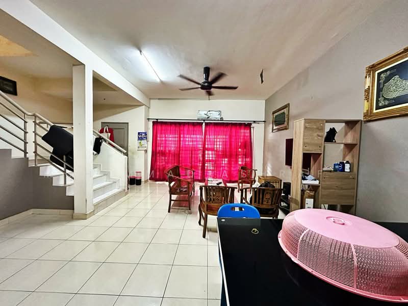 2-storey Terraced House for Sale in Bandar Seri Putra (Bangi) - Muhammad Ashraf . - Living Room - PropertyGuru.com.my
