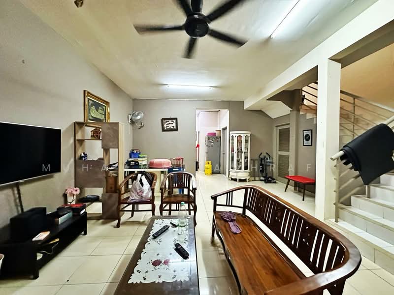 2-storey Terraced House for Sale in Bandar Seri Putra (Bangi) - Muhammad Ashraf . - Living Room - PropertyGuru.com.my