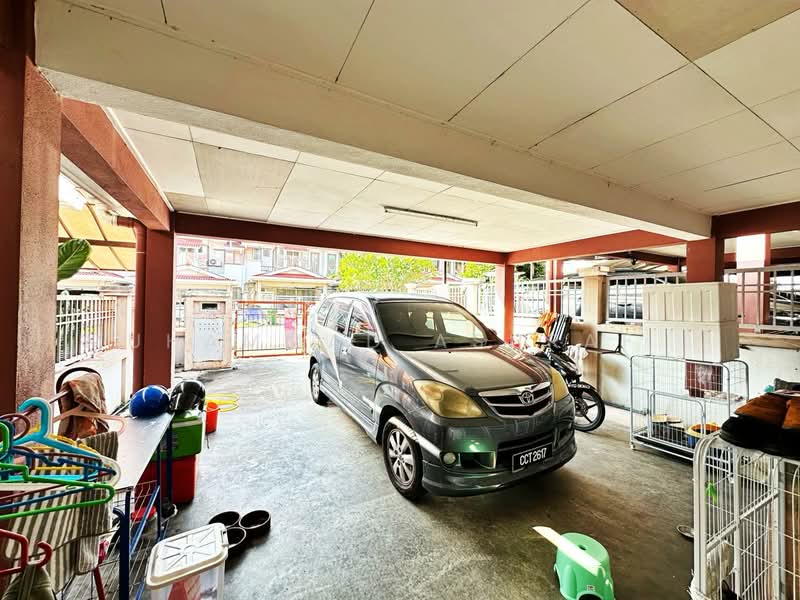 2-storey Terraced House for Sale in Bandar Seri Putra (Bangi) - Muhammad Ashraf . - Car Park - PropertyGuru.com.my