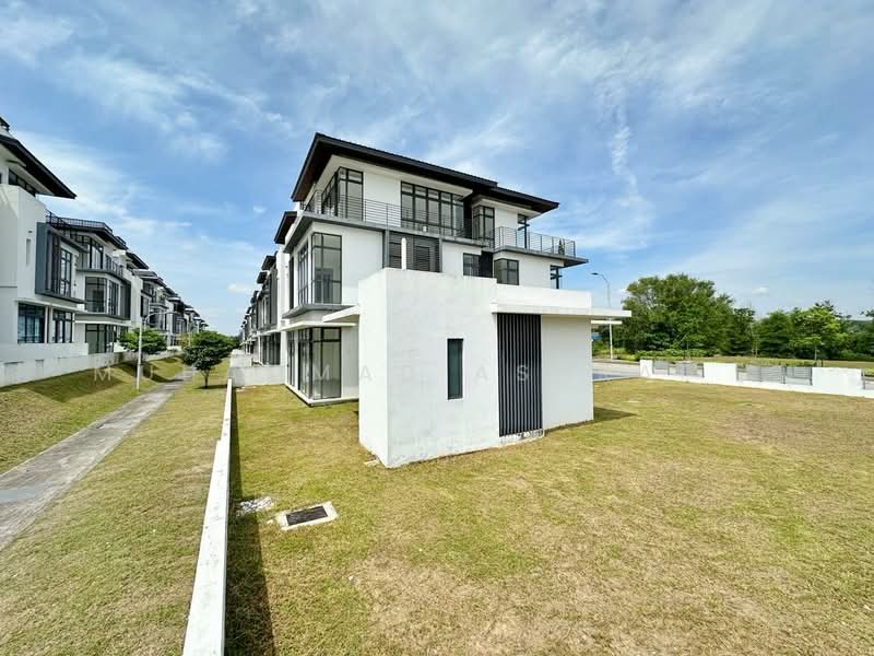 Semi-Detached House for Sale in Presint 12 (Putrajaya) - Muhammad Ashraf . - Exterior - PropertyGuru.com.my