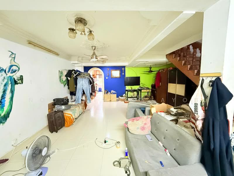 2-storey Terraced House for Sale in Puchong Perdana (Selangor) - Noor Aini Bt Ayob - Living Room - PropertyGuru.com.my