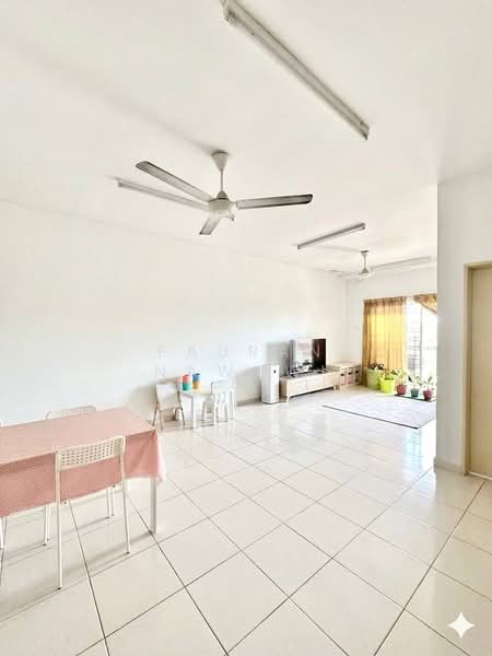 Pangsapuri untuk Dijual di Sri Ixora Apartment - Fauran Nawawi - PropertyGuru.com.my