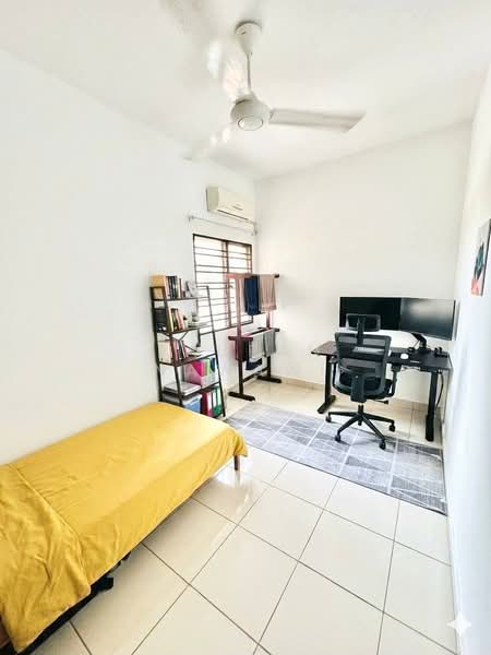 Pangsapuri untuk Dijual di Sri Ixora Apartment - Fauran Nawawi - PropertyGuru.com.my