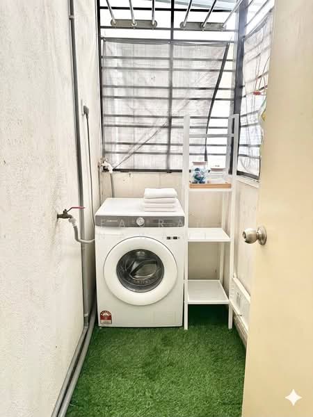 Pangsapuri untuk Dijual di Sri Ixora Apartment - Fauran Nawawi - PropertyGuru.com.my