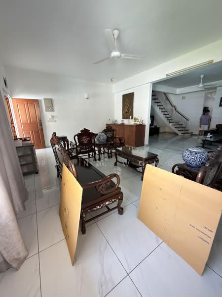 Rumah Berkembar untuk Dijual di Taman Goh Guan Ho (Ayer Itam) - Fanny Wong - Living Room - PropertyGuru.com.my
