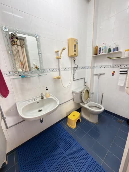 Rumah Berkembar untuk Dijual di Taman Goh Guan Ho (Ayer Itam) - Fanny Wong - Bathroom - PropertyGuru.com.my
