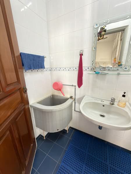 Rumah Berkembar untuk Dijual di Taman Goh Guan Ho (Ayer Itam) - Fanny Wong - Bathroom - PropertyGuru.com.my