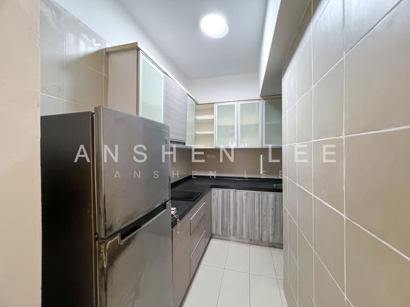 Service Residence for Sale at Tiara Mutiara / The Crown - Anshen Lee - Kitchen - PropertyGuru.com.my