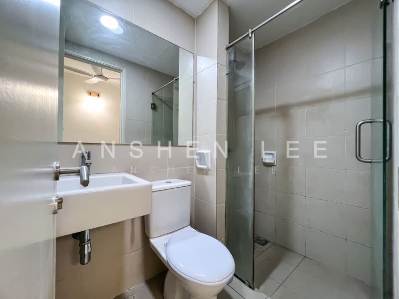 Service Residence for Sale at Tiara Mutiara / The Crown - Anshen Lee - Bathroom - PropertyGuru.com.my