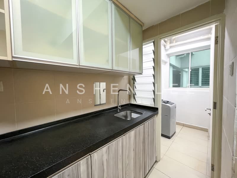 Service Residence for Sale at Tiara Mutiara / The Crown - Anshen Lee - Kitchen - PropertyGuru.com.my