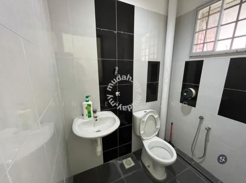 3-storey Terraced House for Sale in Fair Park (Ipoh) - Ainsley Thong - Bathroom - PropertyGuru.com.my