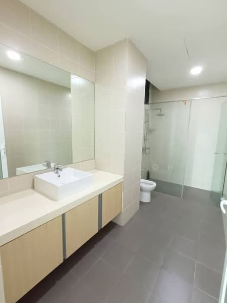Kondominium untuk Disewa di Southbay Plaza - Alice Teoh - Bathroom - PropertyGuru.com.my