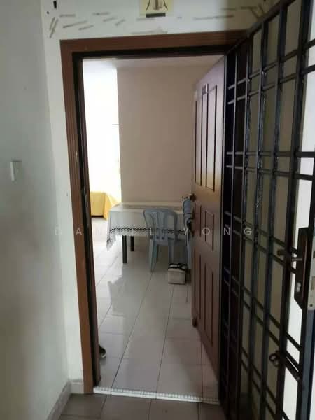 Kondominium untuk Dijual di Skudai Villa - Daniel Yong - Entrance - PropertyGuru.com.my