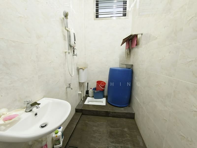 Rumah Teres 2 Tingkat untuk Dijual di Taman Seri Austin (Tebrau) - Keith Ching - Bathroom - PropertyGuru.com.my