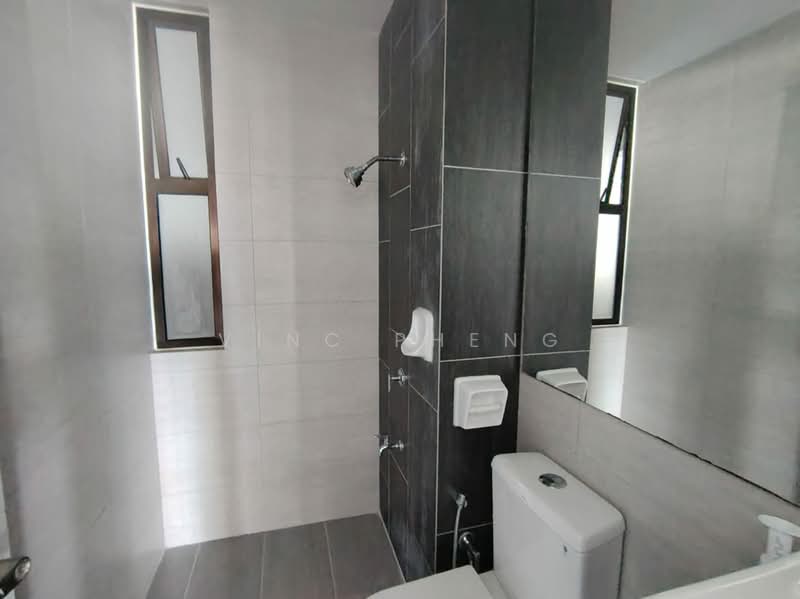 Kondominium untuk Dijual di Admiral Residences - Vinc Pheng - Bathroom - PropertyGuru.com.my
