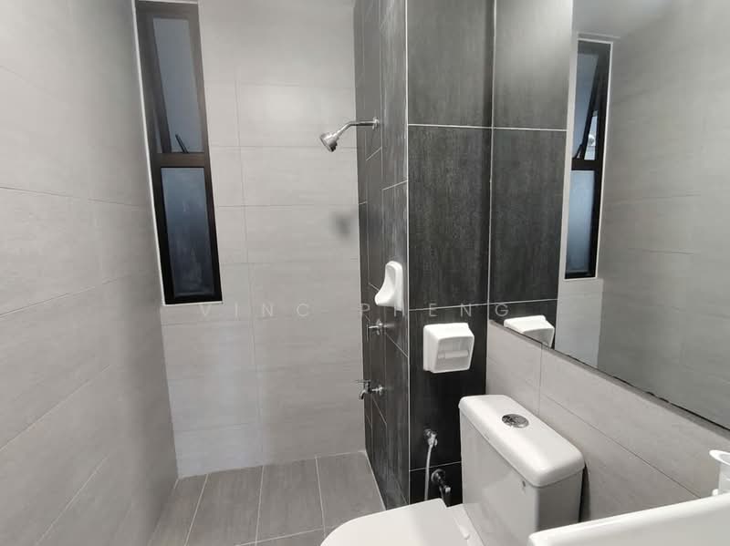 Kondominium untuk Dijual di Admiral Residences - Vinc Pheng - Bathroom - PropertyGuru.com.my