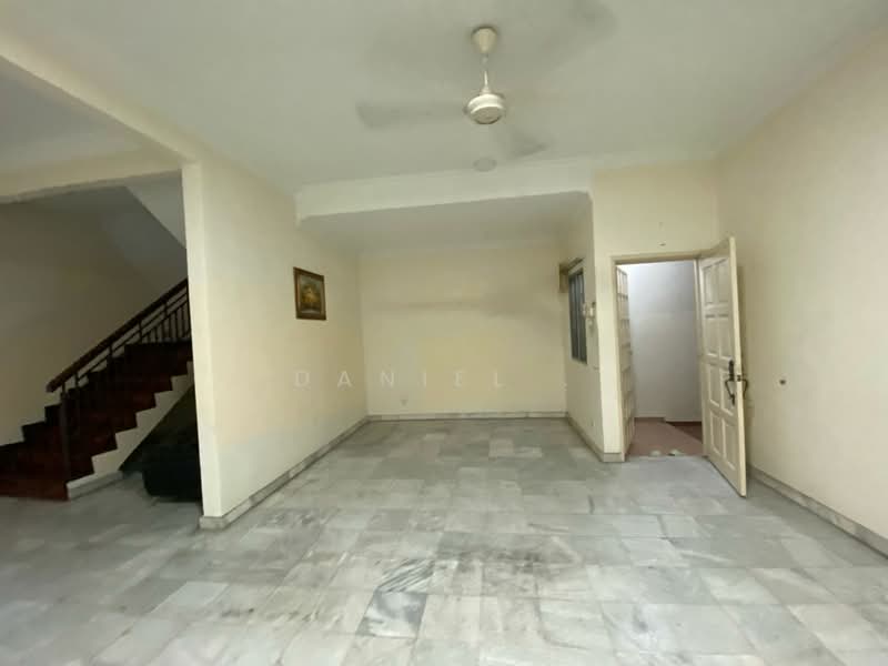 2-storey Terraced House for Sale in Kota Kemuning (Shah Alam) - DANIEL . - Living Room - PropertyGuru.com.my