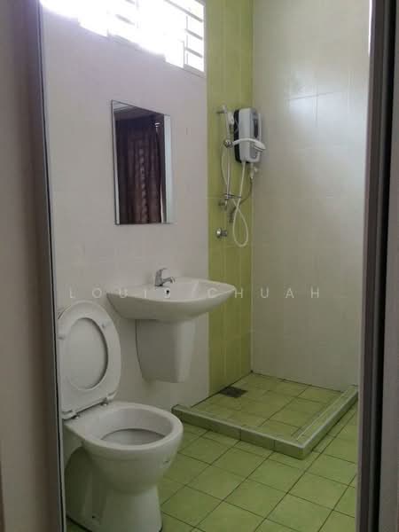 Rumah Berkembar untuk Disewa di Balik Pulau (Penang) - Louis Chuah - Bathroom - PropertyGuru.com.my