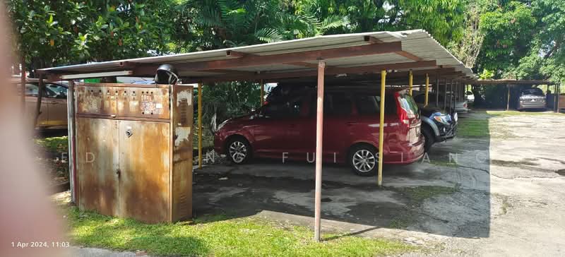 Rumah Flat untuk Dijual di Flat Pandan Jaya - Eddie Ng Fui Siang - Car Park - PropertyGuru.com.my