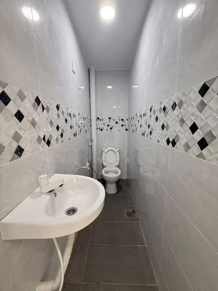 2-storey Terraced House for Sale in Taman Damai Jaya (Skudai) - Melinda Ee - Bathroom - PropertyGuru.com.my