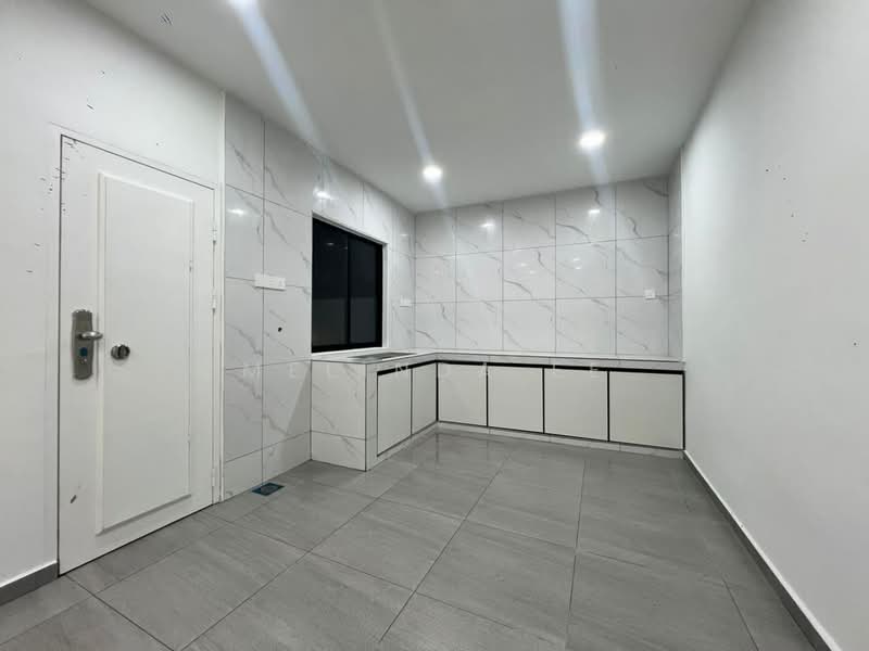 Semi-Detached House for Sale in Taman Bunga Ros (Tebrau) - Melinda Ee - Kitchen - PropertyGuru.com.my