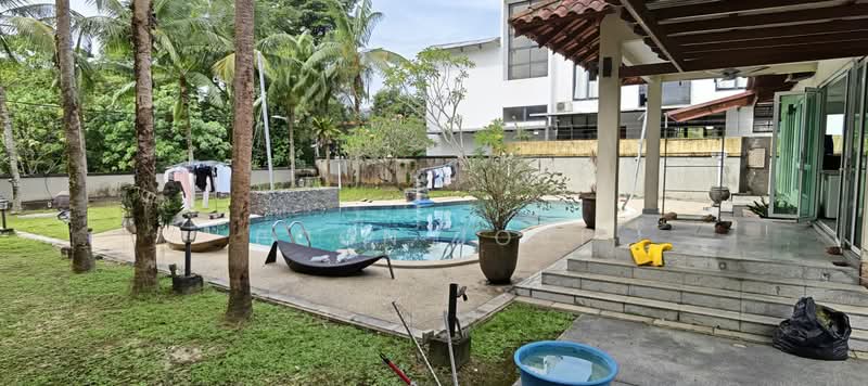 Bungalow for Sale in Shah Alam (Selangor) - Poon Jovi - Pool Area - PropertyGuru.com.my