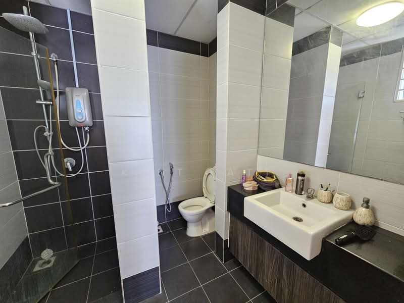Kondominium untuk Dijual di Green Terrain (Prima Villa) - Kent Fatt - Bathroom - PropertyGuru.com.my