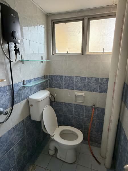 Pangsapuri untuk Disewa di Pelangi Apartment - Fey Lee - Bathroom - PropertyGuru.com.my