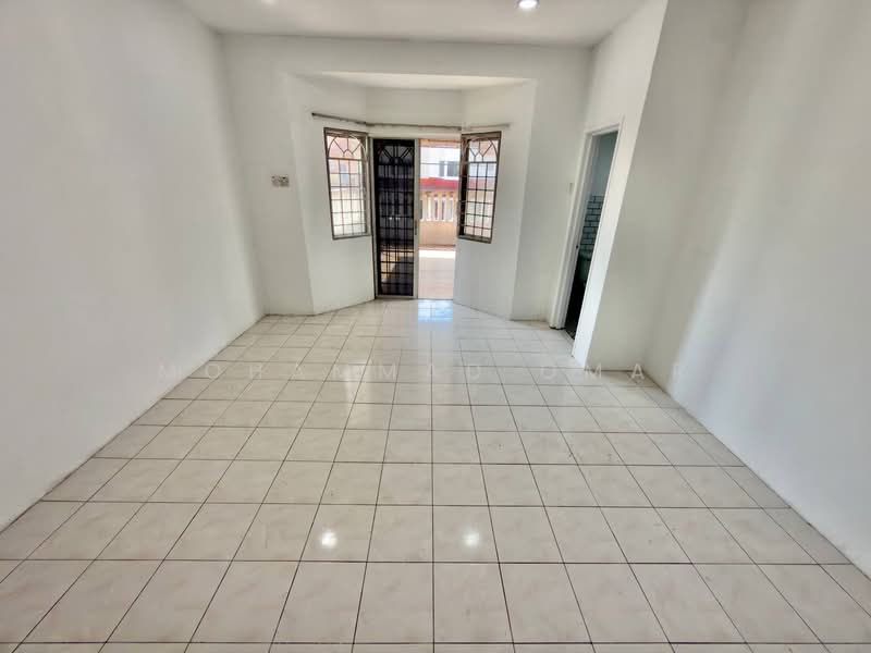 2-storey Terraced House for Sale in Seri Kembangan (Selangor) - Mohammad Omar - PropertyGuru.com.my