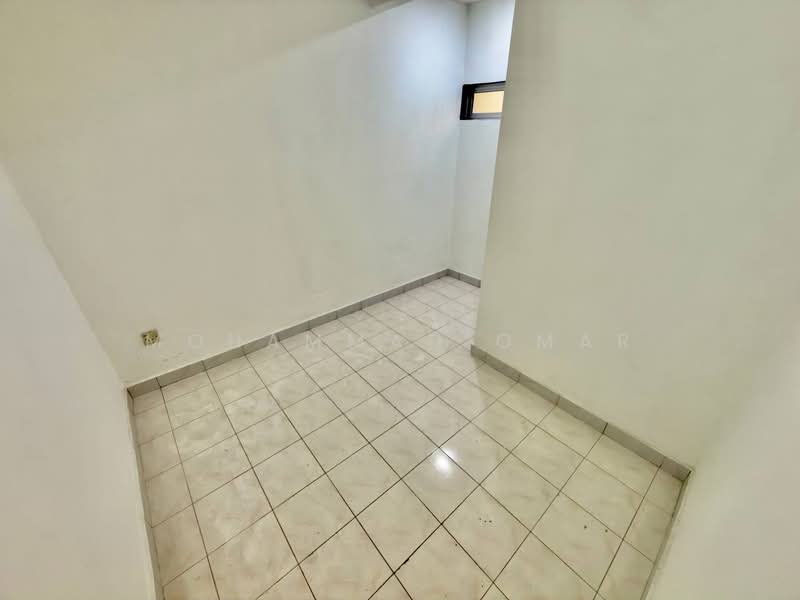2-storey Terraced House for Sale in Seri Kembangan (Selangor) - Mohammad Omar - PropertyGuru.com.my