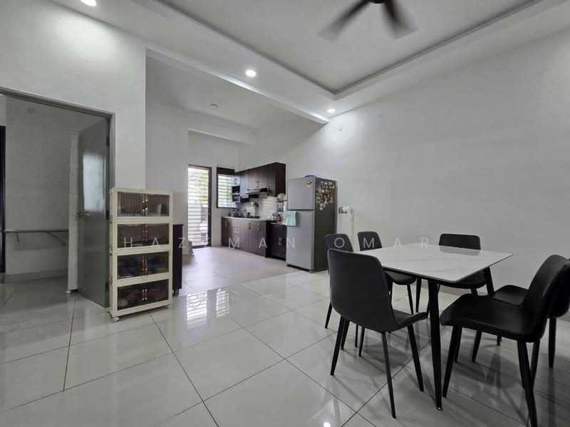 2-storey Terraced House for Rent in Alam Impian (Shah Alam) - Hazeman Omar - Kitchen - PropertyGuru.com.my