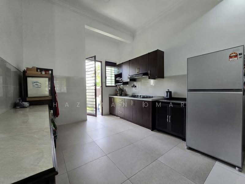 2-storey Terraced House for Rent in Alam Impian (Shah Alam) - Hazeman Omar - Kitchen - PropertyGuru.com.my