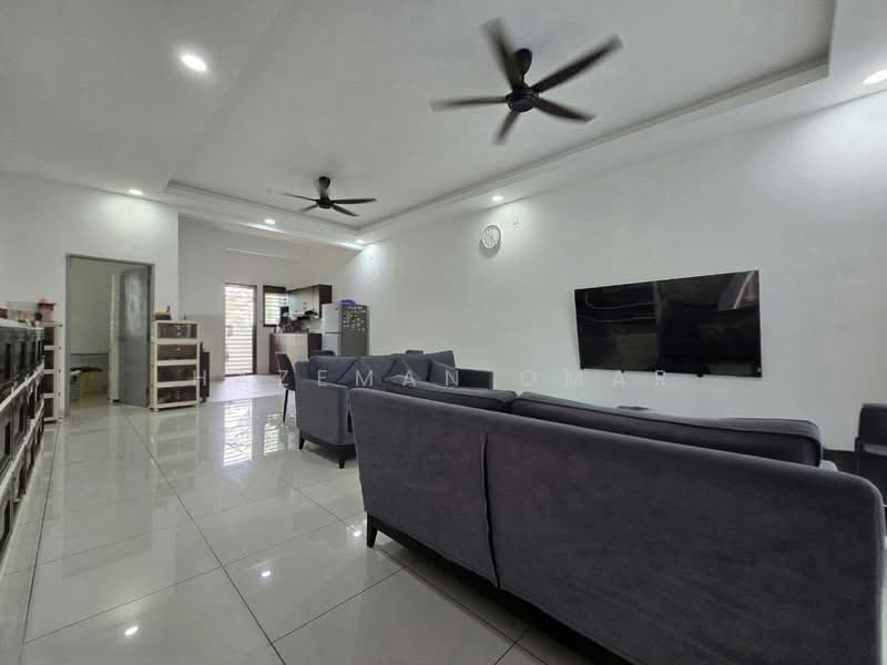 2-storey Terraced House for Rent in Alam Impian (Shah Alam) - Hazeman Omar - Living Room - PropertyGuru.com.my