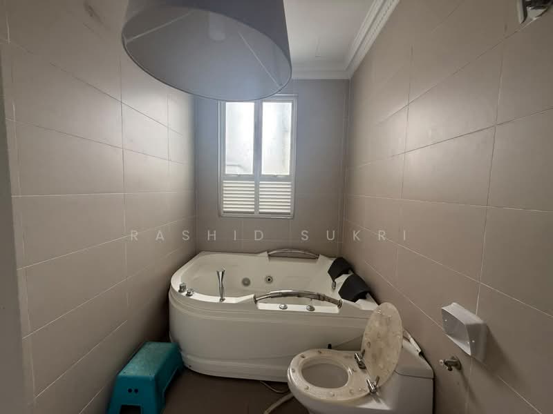 Rumah Teres 3 Tingkat untuk Disewa di Shah Alam (Selangor) - Rashid Sukri - Bathroom - PropertyGuru.com.my