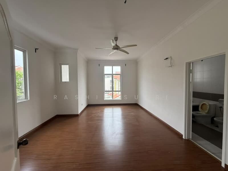Rumah Teres 3 Tingkat untuk Disewa di Shah Alam (Selangor) - Rashid Sukri - Living Room - PropertyGuru.com.my